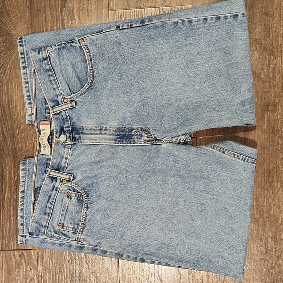 Levi's Other - ❤️ VINTAGE LEVIS 550 RELAXED FIT JEANS, 34
